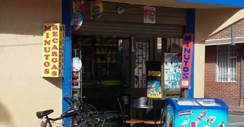 TIENDA EN LA 65A CON 112 TIENDA EN LA 65A CON 112